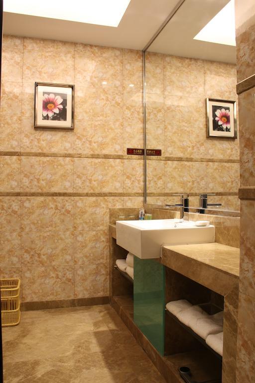 Zhuhai Platinum Holiday Hotel Стая снимка