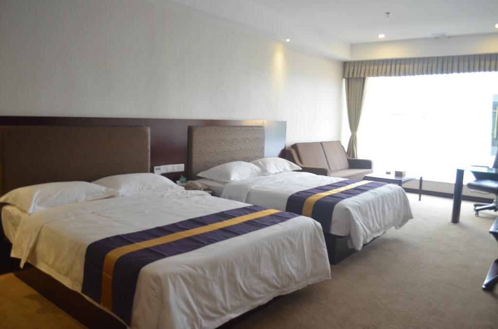 Zhuhai Platinum Holiday Hotel Екстериор снимка