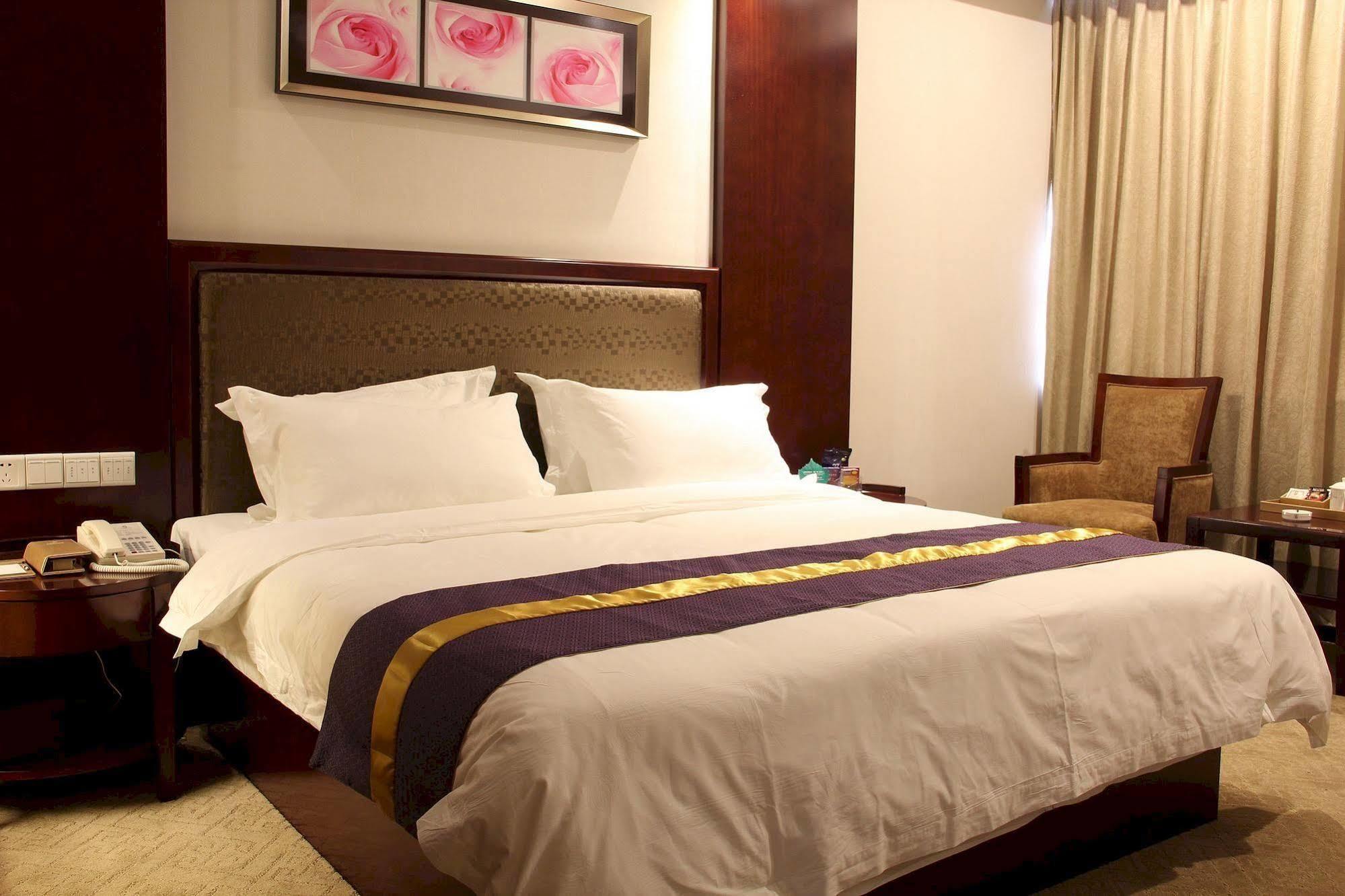 Zhuhai Platinum Holiday Hotel Екстериор снимка
