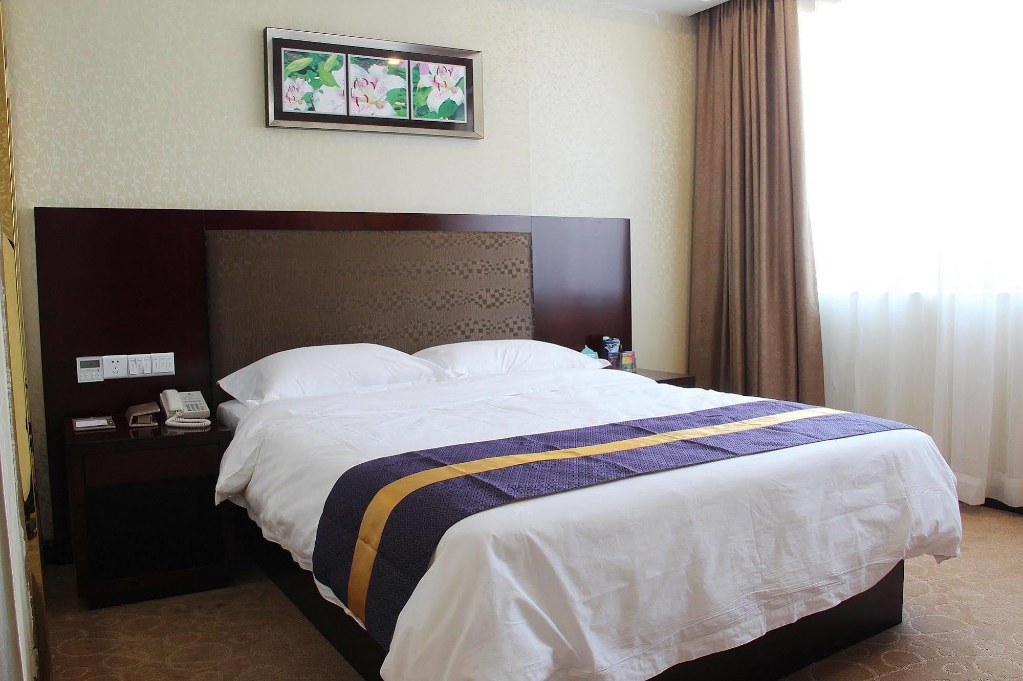 Zhuhai Platinum Holiday Hotel Екстериор снимка