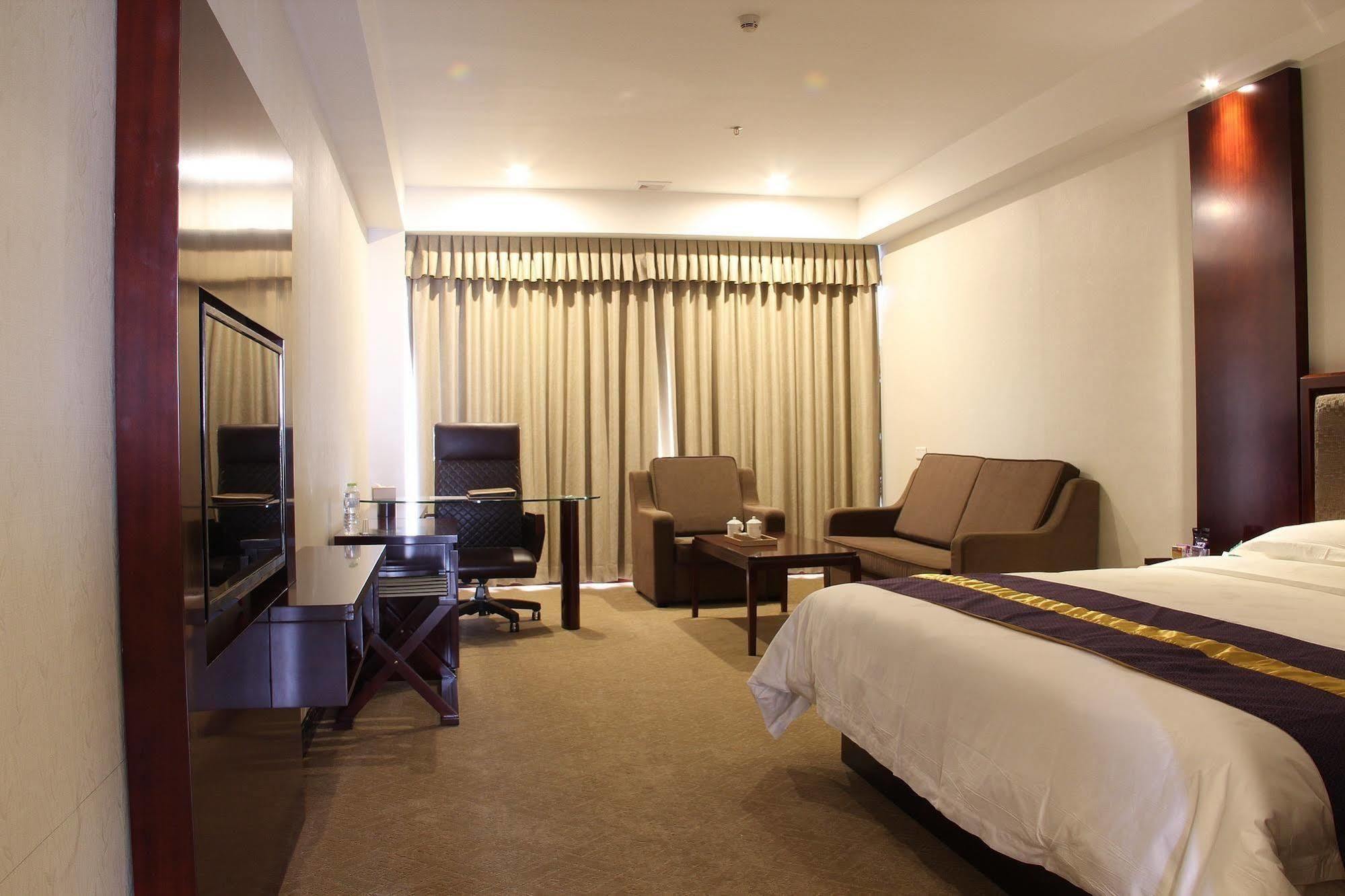 Zhuhai Platinum Holiday Hotel Екстериор снимка