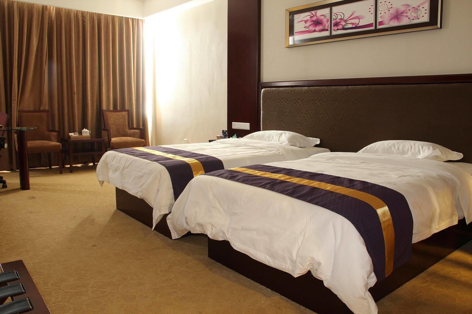 Zhuhai Platinum Holiday Hotel Екстериор снимка