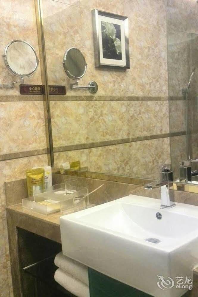 Zhuhai Platinum Holiday Hotel Екстериор снимка