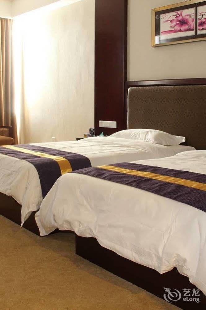 Zhuhai Platinum Holiday Hotel Екстериор снимка