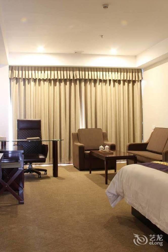 Zhuhai Platinum Holiday Hotel Екстериор снимка