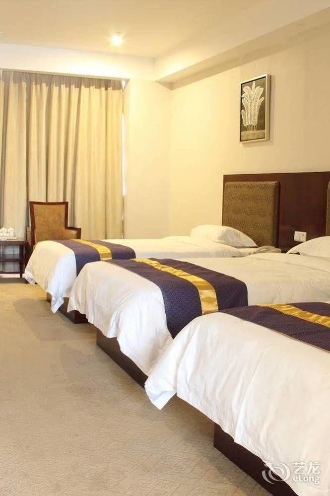 Zhuhai Platinum Holiday Hotel Екстериор снимка
